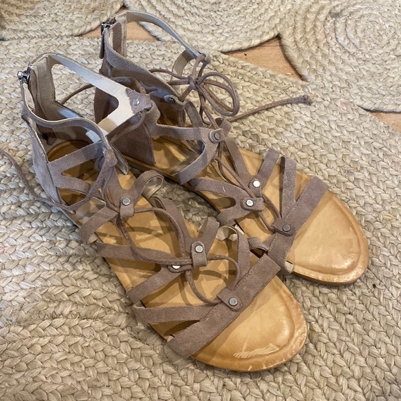 Dolce Vita Fray Gladiator Strappy Leather Zip Back Tie Sandal Size 10 - Picture 1 of 4